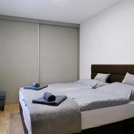 Aparthotel Brokes
