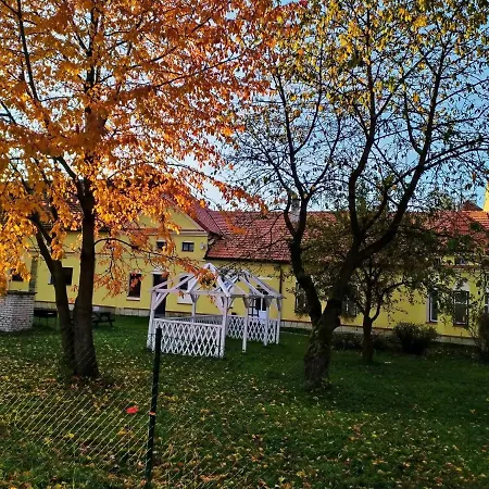 Brokes Aparthotel