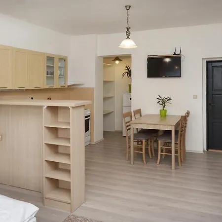 Brokes Aparthotel
